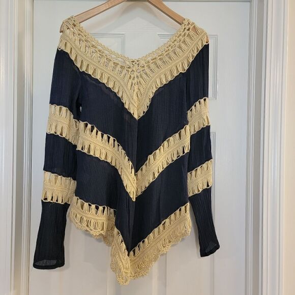 Umgee Navy Crochet Boho Blouse Size Small Tunic - Picture 3 of 5
